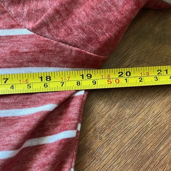 BNWOT Maurices lightweight, hooded, long sleeve top - Picture 10 of 15